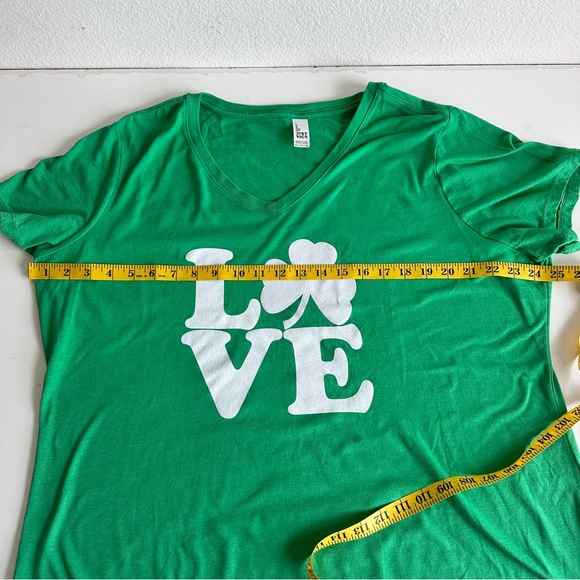 District Tri Tee Shamrock Love Women’s Tee green white short sleeve 3XL - Picture 8 of 8